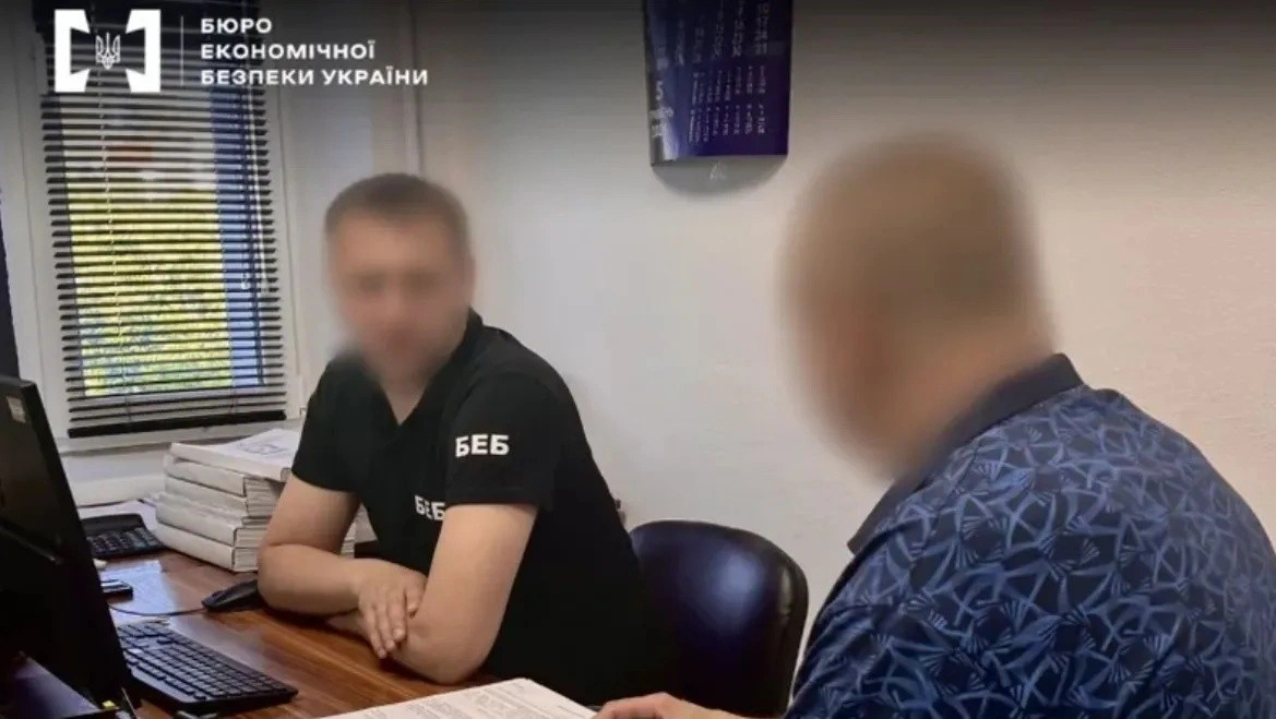 На Буковині колишнього головного лікаря звинувачують у розкраданні понад 1,5 мільйона