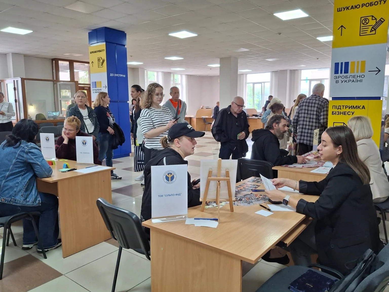 Торгові мережі шукали персонал на ярмарку вакансій у Чернівцях